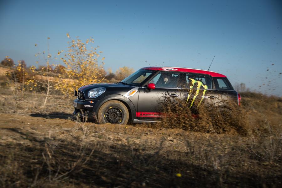  Mini Countryman X-Raid Service Vehicle 2012 года  (фото 26 из 41)